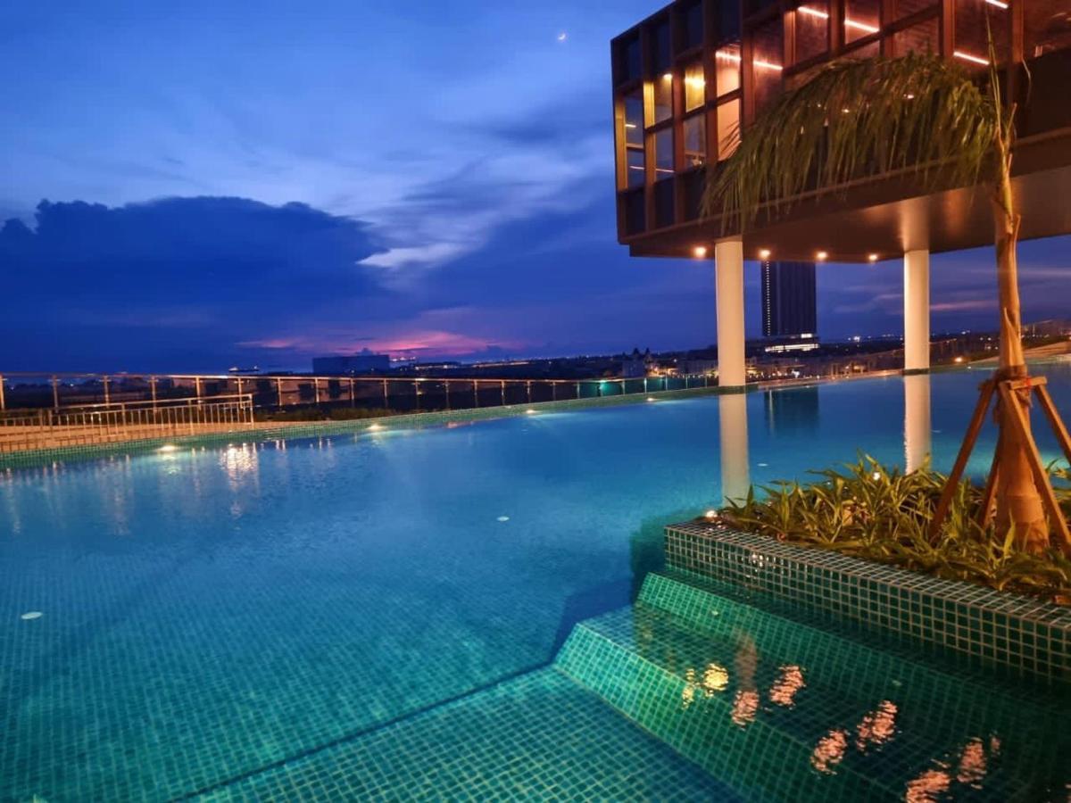 Bali Premier Residence Melaka Bagian luar foto